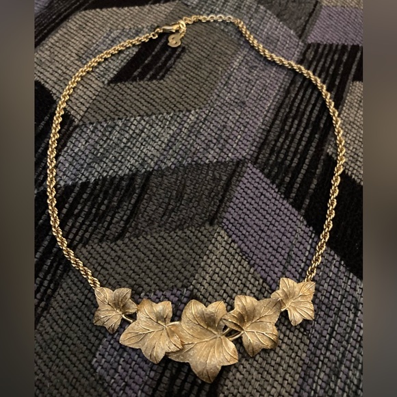 CHRISTIAN DIOR RARE Gold Leaf Collar Necklace - Picture 4 of 4